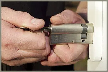 Elsdon IL Locksmith Store Elsdon, IL 773-433-8128